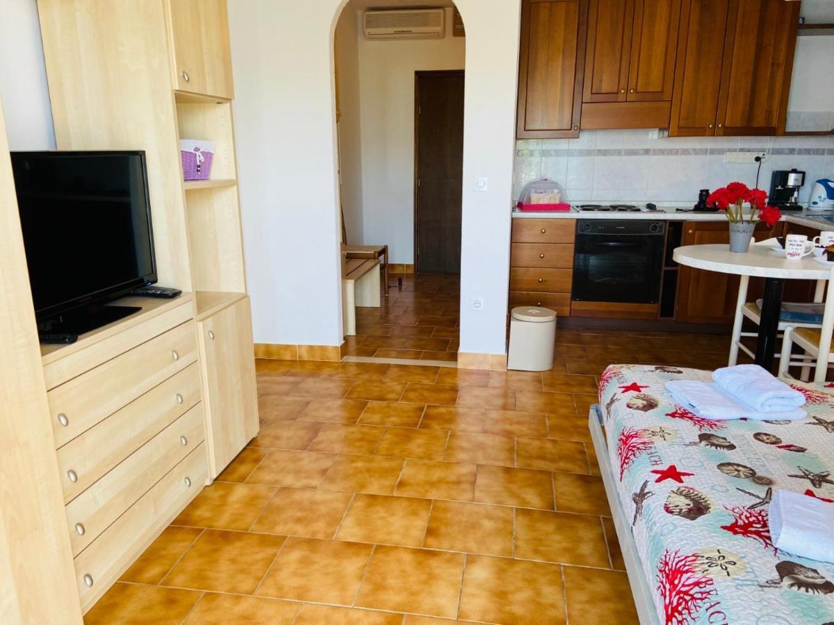 Apartments Tri Zala Zrnovo Buitenkant foto