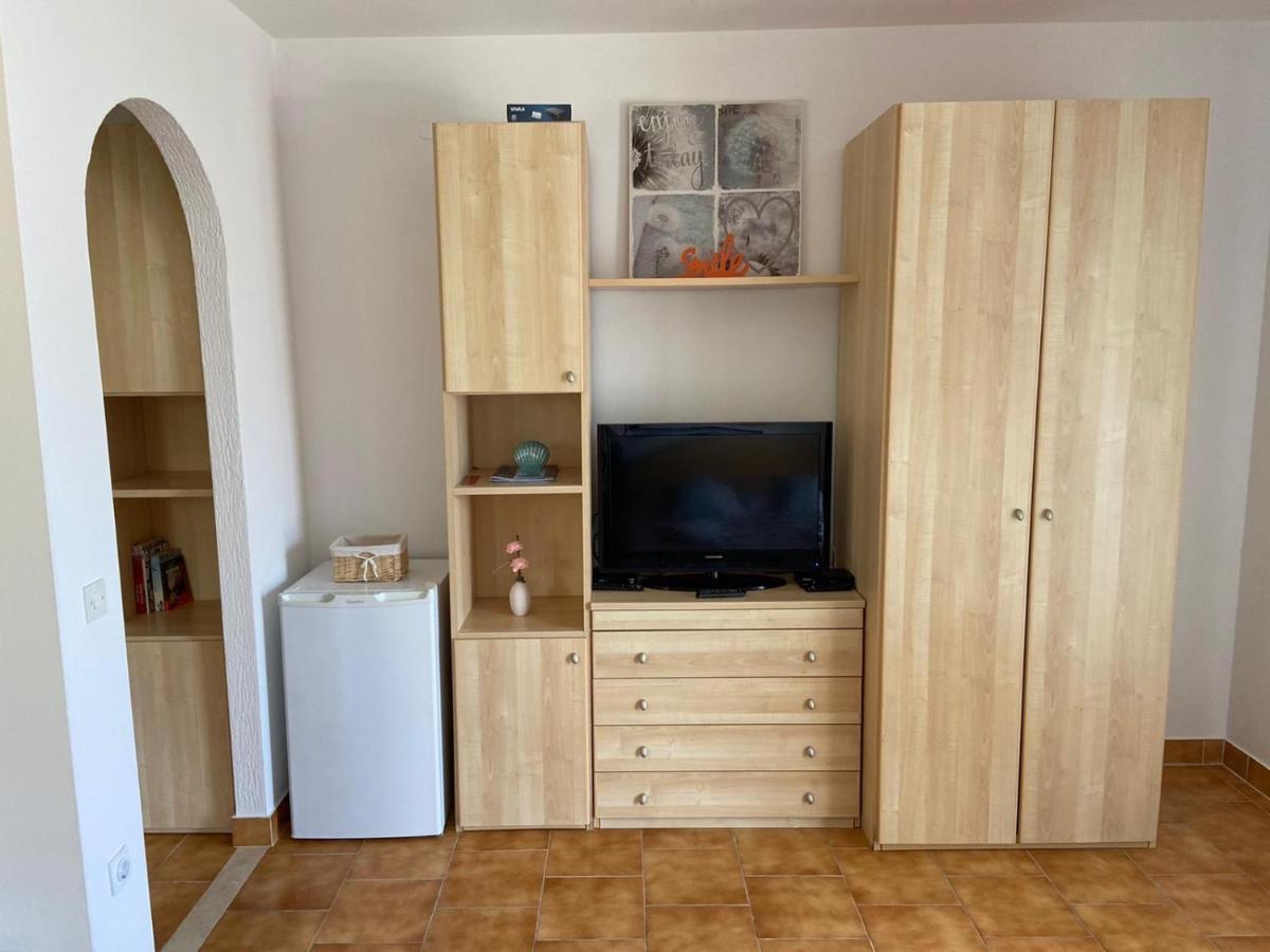 Apartments Tri Zala Zrnovo Buitenkant foto