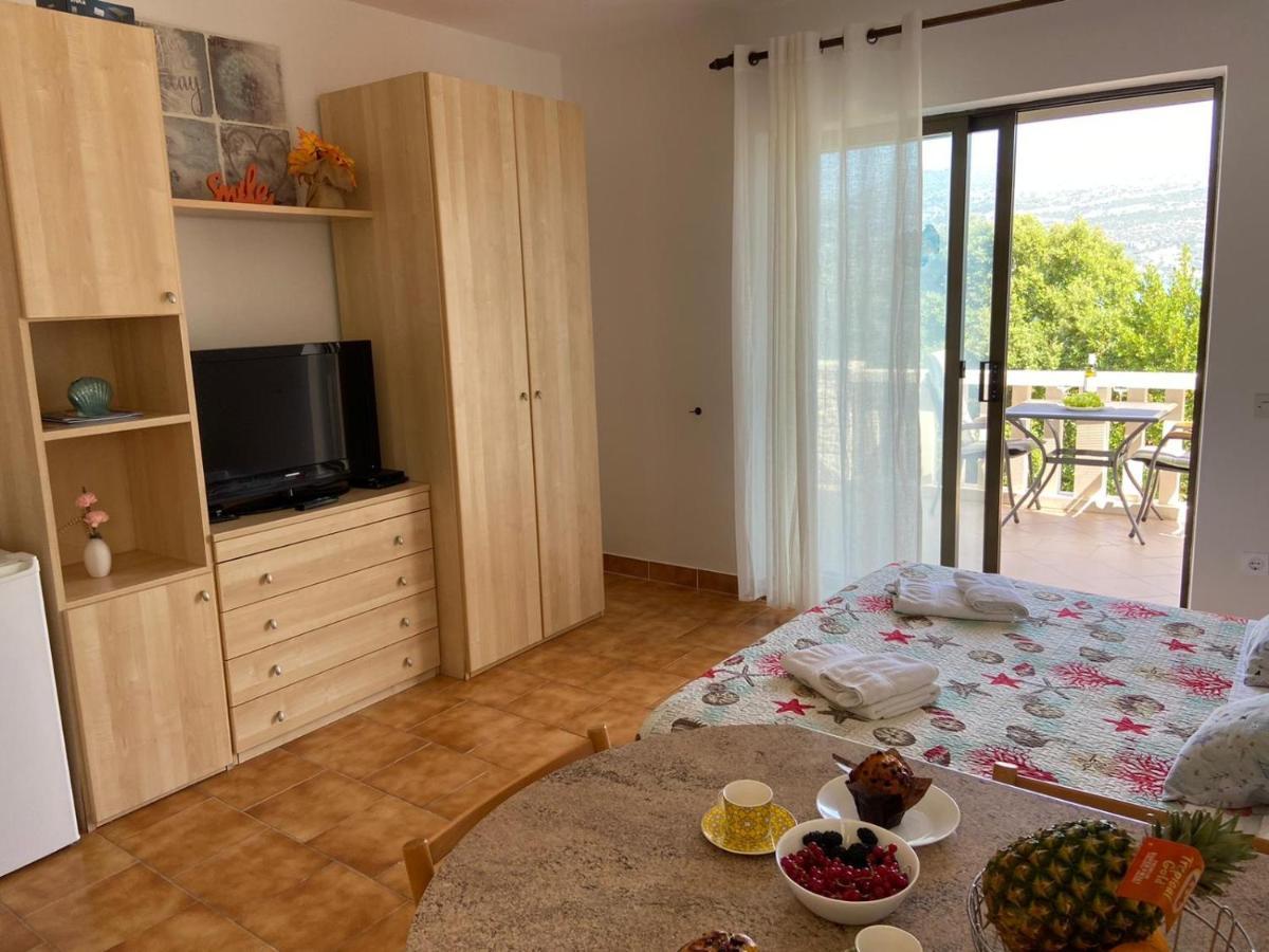 Apartments Tri Zala Zrnovo Buitenkant foto
