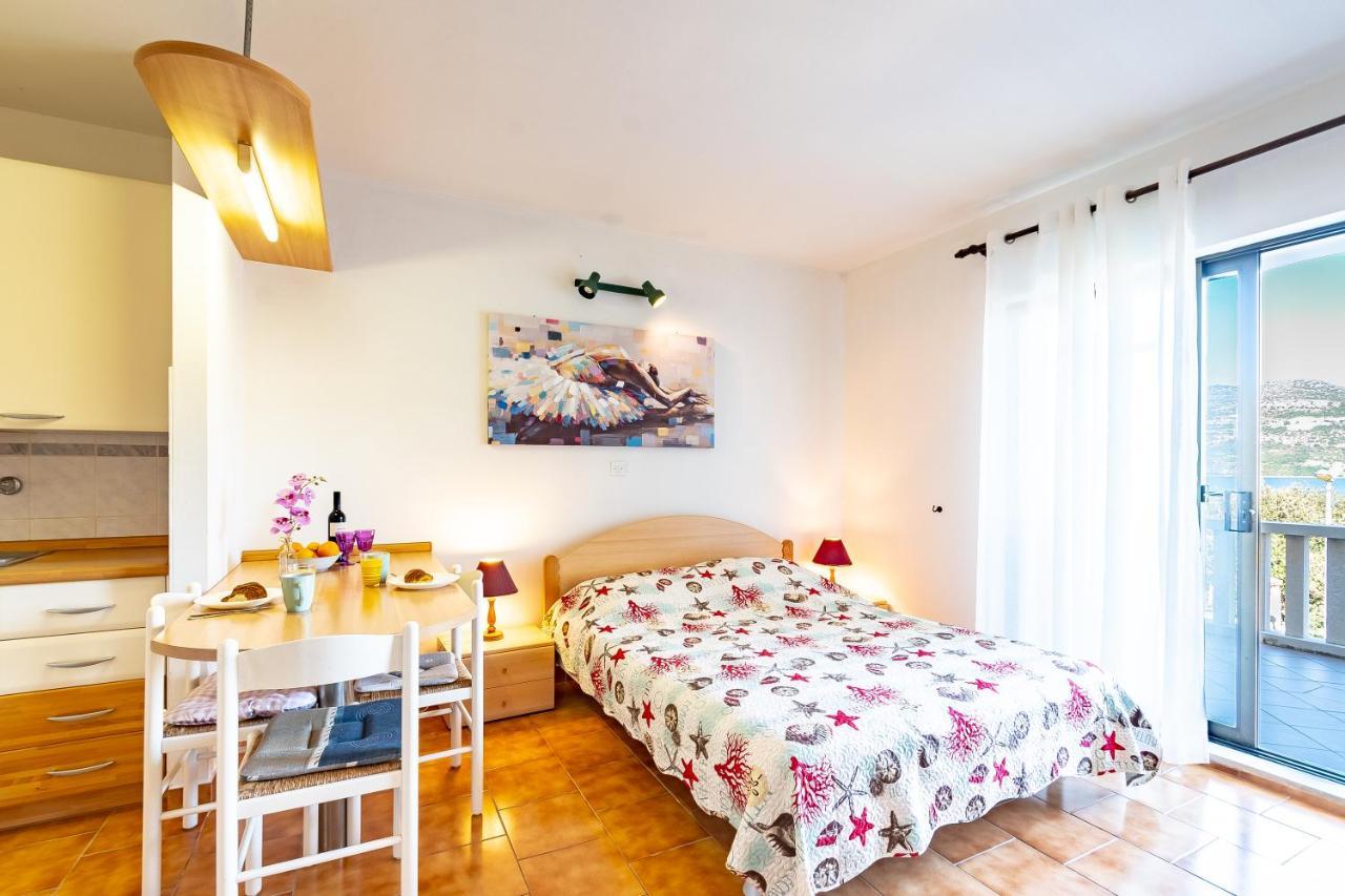 Apartments Tri Zala Zrnovo Buitenkant foto